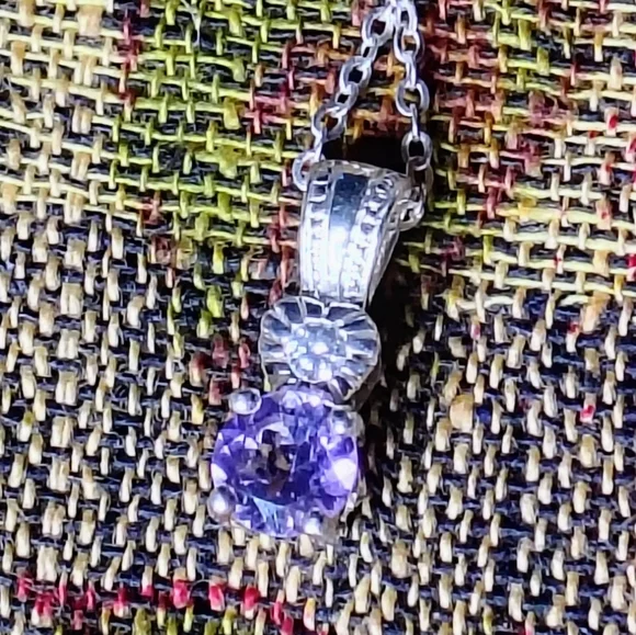 AVON 2005 Sterling Silver Amethyst w CZ accents Pendant And Necklace With Box - Picture 5 of 10